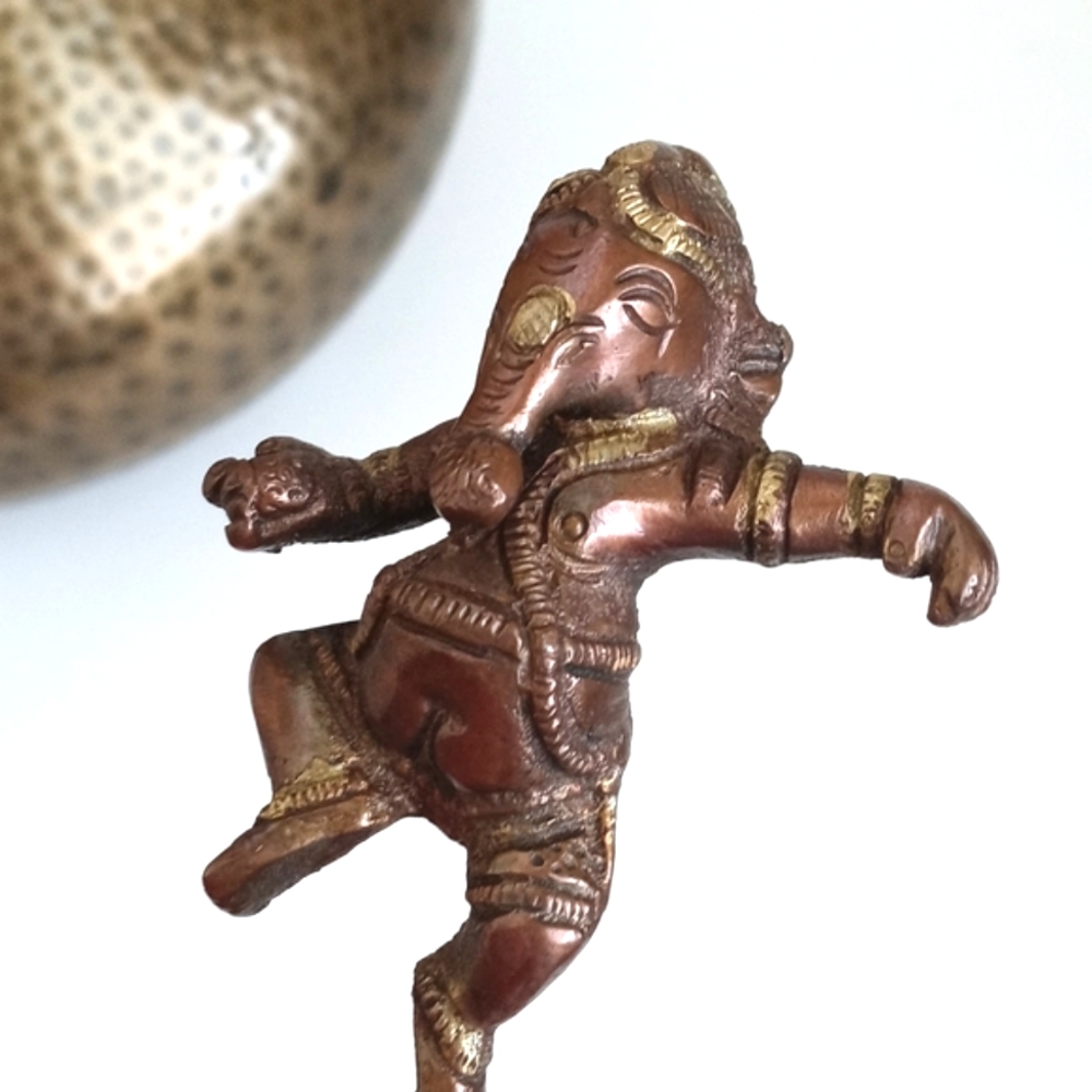 Antique Solid Brass Bronzed Figurine Ganesh Art Sculpture Home Decor 3 1/2” - Picture 4 of 15